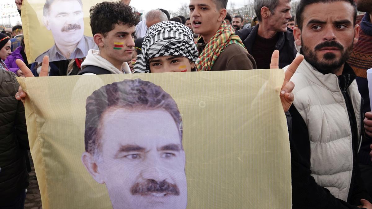 El PKK anuncia la retirada de todas sus fuerzas de Turquía para avanzar en el proceso de paz El PKK anuncia la retirada de todas sus fuerzas de Turquía para avanzar en el proceso de paz