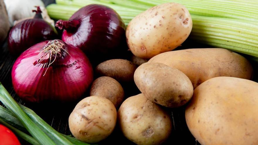 Adiós a volver a guardar patatas y cebollas juntas: la explicación de una tecnóloga de alimentos no deja a nadie indiferente