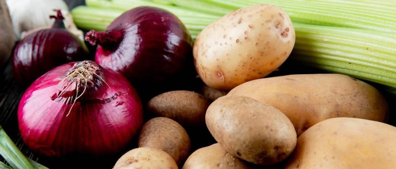 Adiós a volver a guardar patatas y cebollas juntas: la explicación de una tecnóloga de alimentos no deja a nadie indiferente