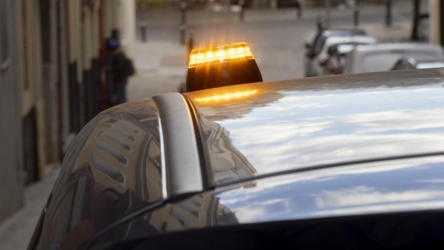 Detienen a un hombre tras una oleada de robos de balizas V-16 en 21 vehículos