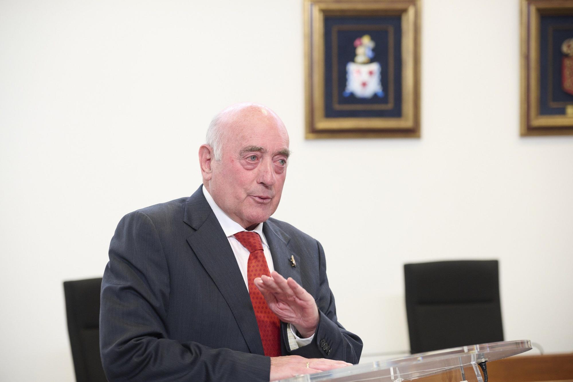 Homenaje a los tres exalcaldes de Zizur Mayor