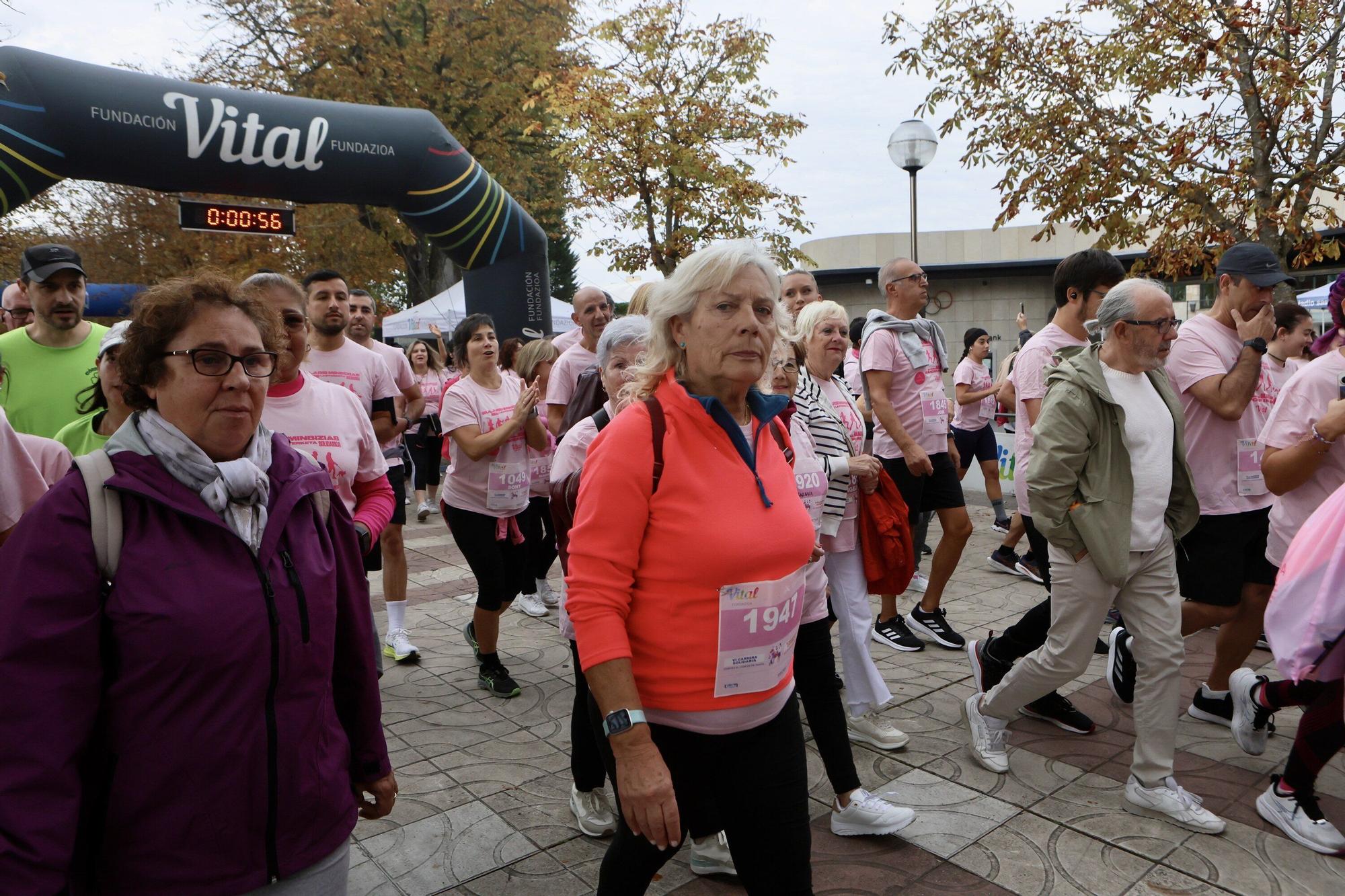 En imágenes: Vitoria se vuelca con la VI Carrera Solidaria contra el Cáncer de Mama