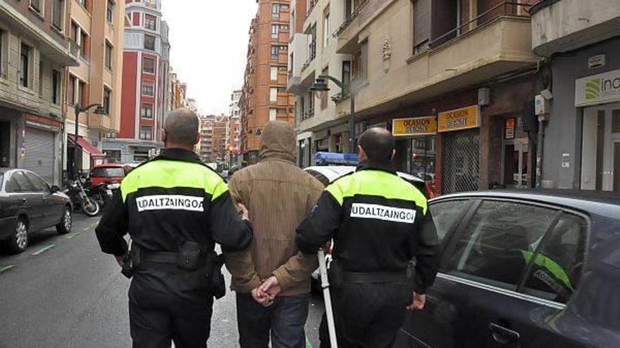 Los detenidos salían a la calle &quot;en contadas ocasiones y por breves espacios de tiempo&quot;