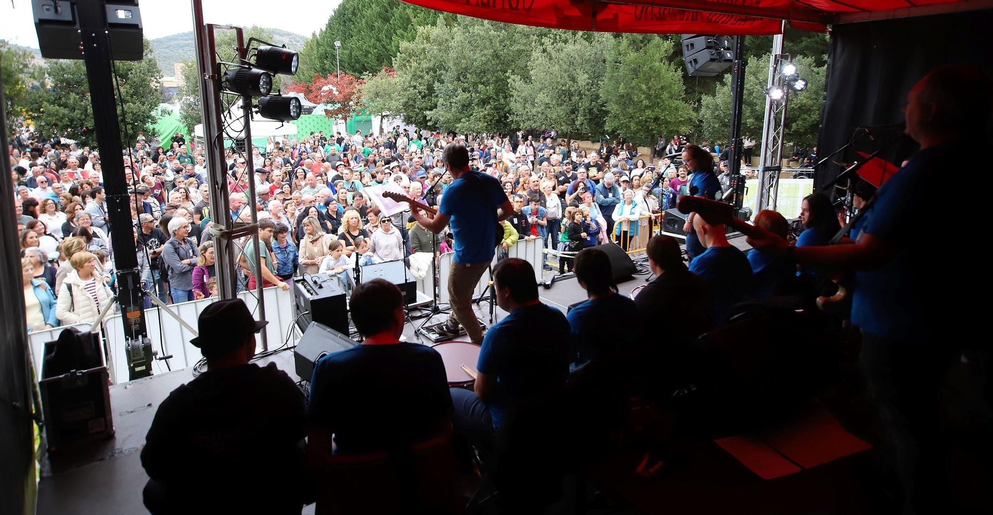 Fotos: Nafarroa Oinez 2025 en la ikastola Paz de Ziganda de Villava - Atarrabia