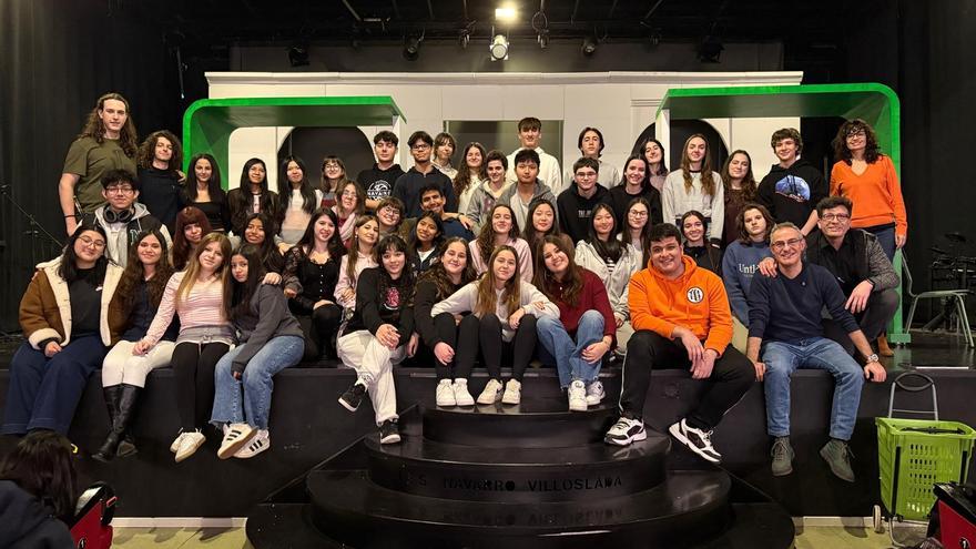 El Taller de teatro del IES Navarro Villoslada inicia una nueva etapa con el estreno del musical 'La marquesina'