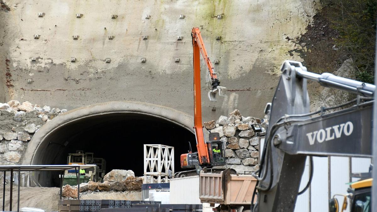 Excavación del túnel de Belate adyacente al actual que servirá para duplicar la N-121-A.