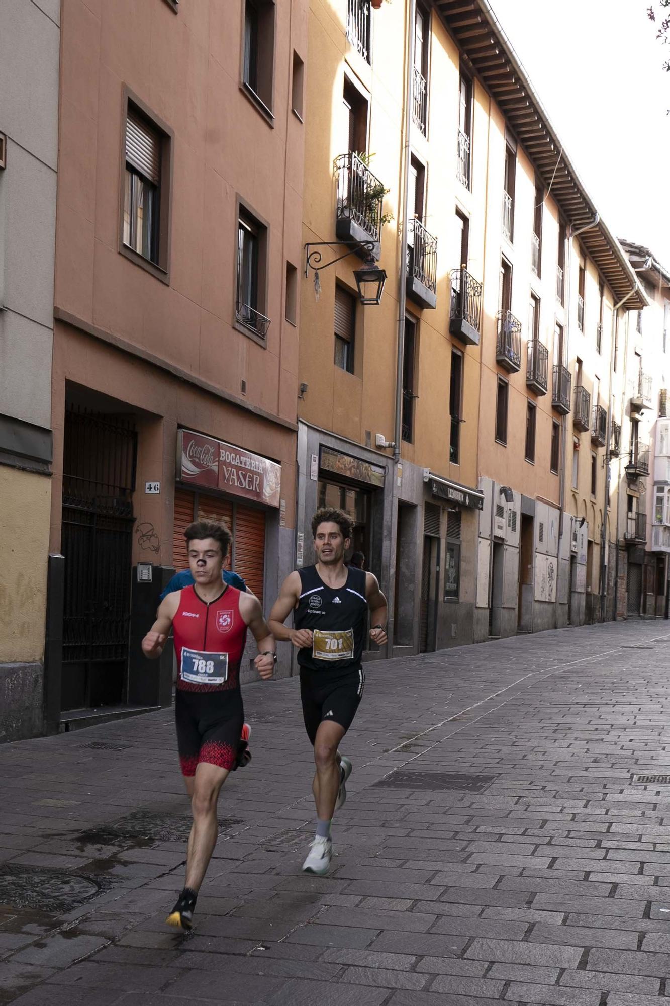 En imágenes: Miles de personas participan en La Conquista de la Almendra