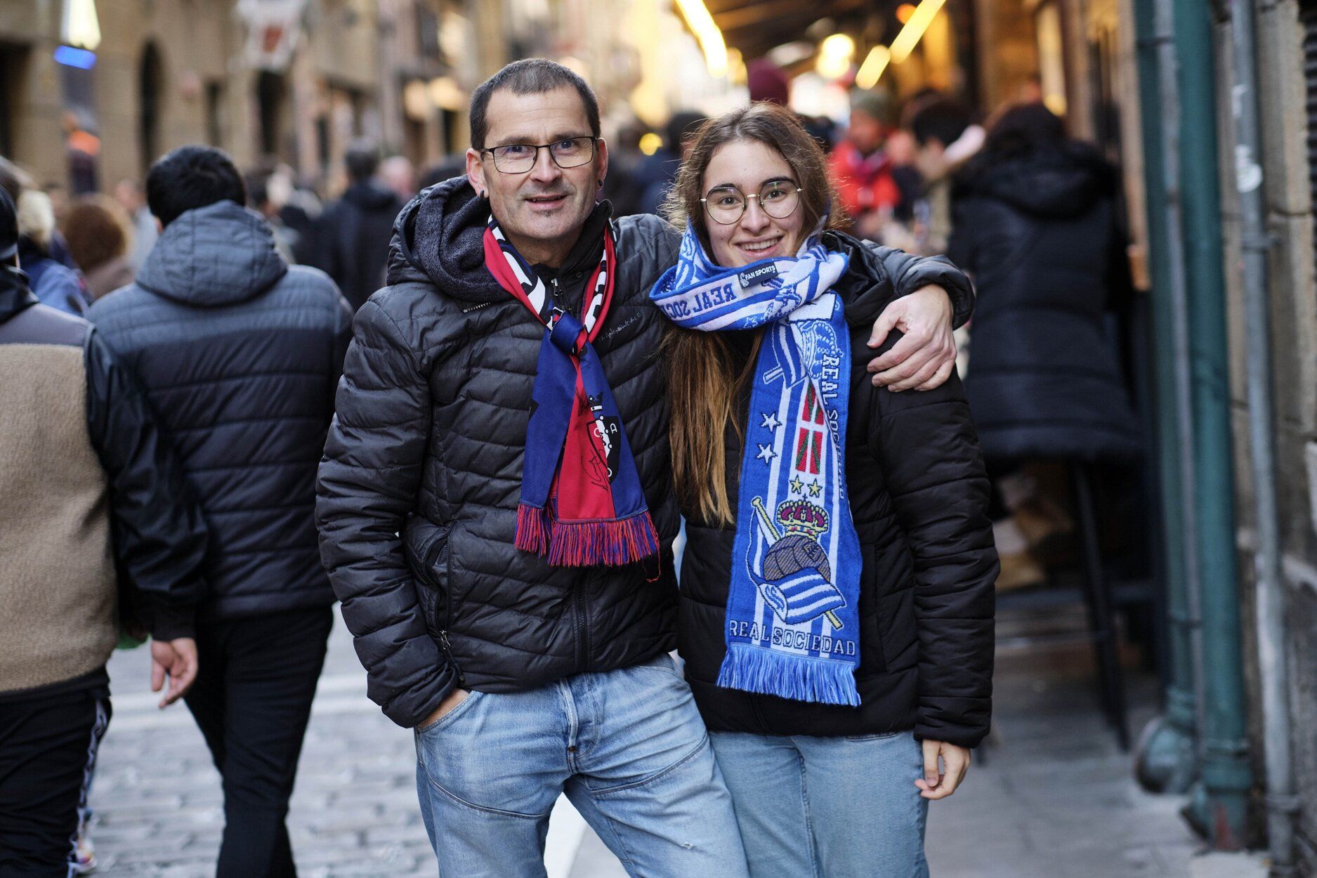 El frío no frena a la afición txuri-urdin en Pamplona