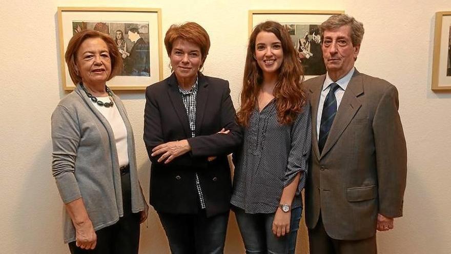 María José Darriba, la artista Mariemi Otaola, Begoña Lumbreras y Juan Manuel Lumbreras. Fotos: Oskar Martínez