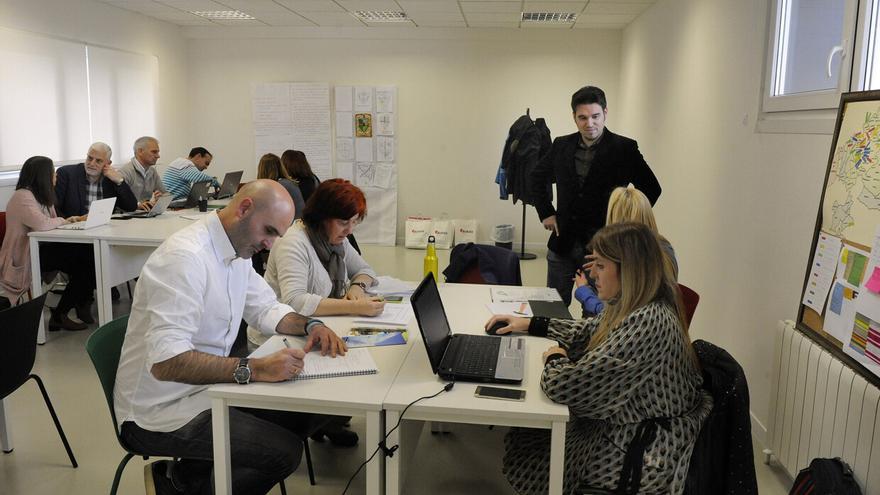 Últimos días para apuntarse a las lanzaderas de empleo de Vitoria y Llodio