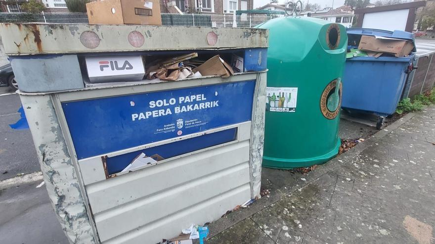 Malestar en Álava con la recogida de papel y cartón