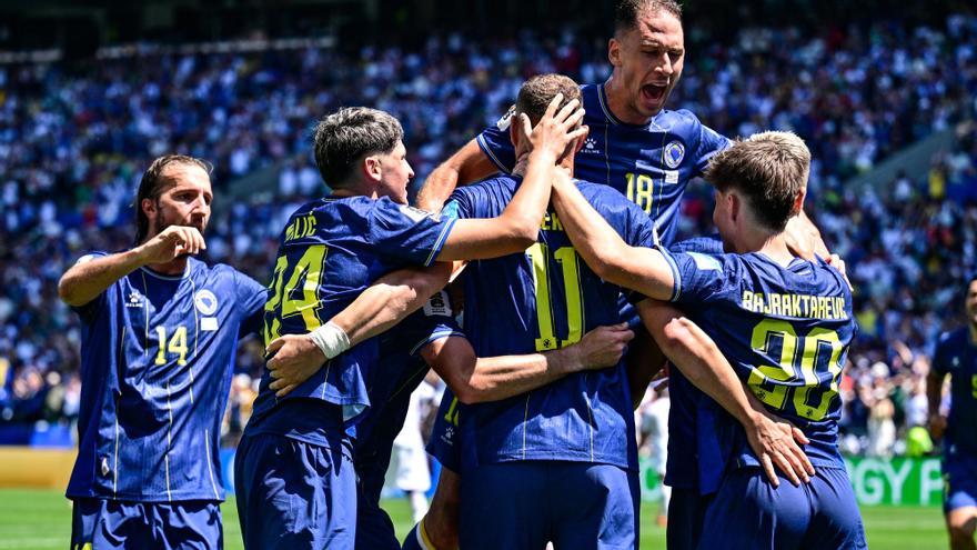 Bosnia vence a Catar y se mete en dieciseisavos