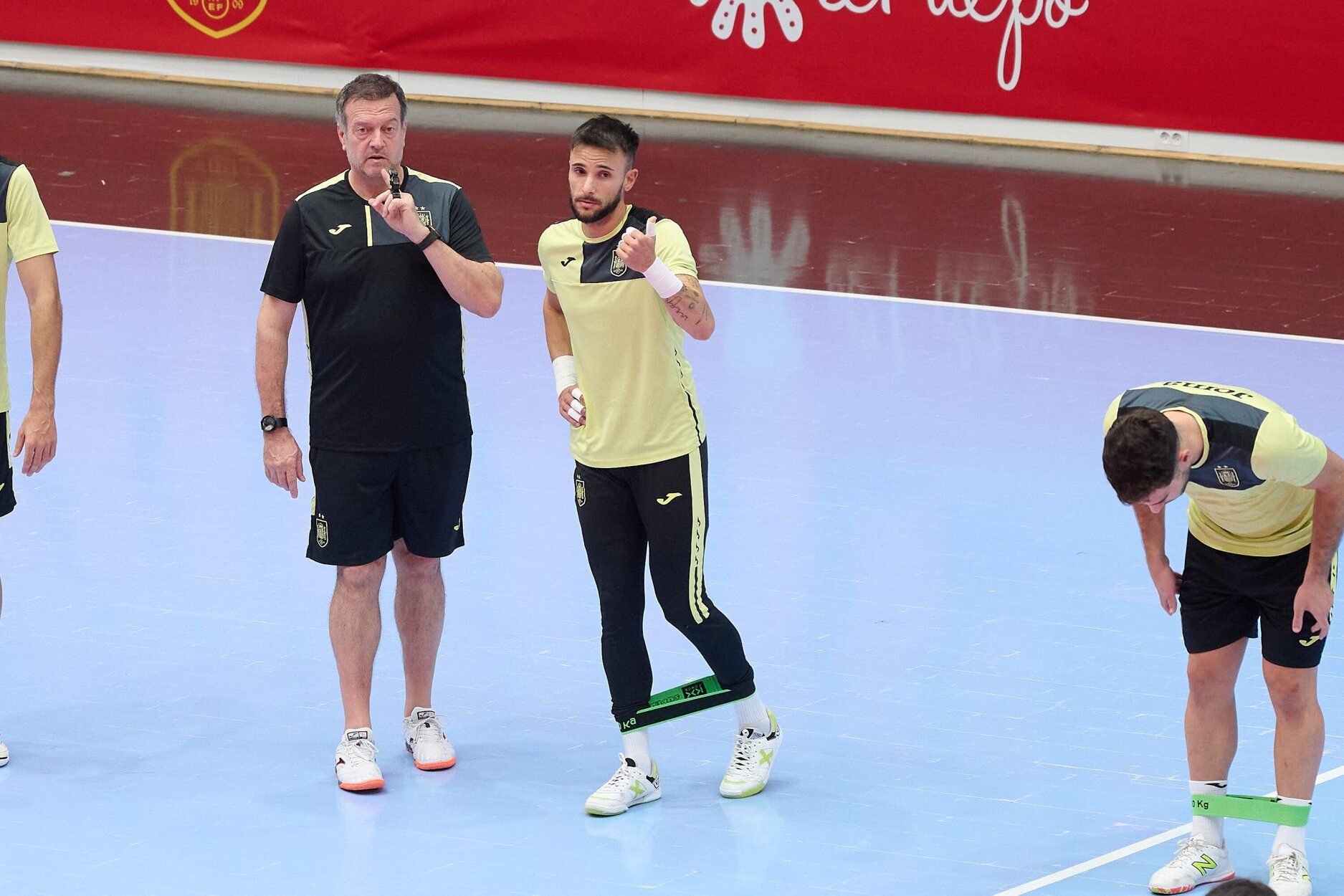 Fotos del entrenamiento de la selección española de fútbol sala en el pabellón Anaitasuna