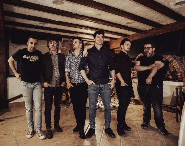 alfombra negra-zentral.jpeg