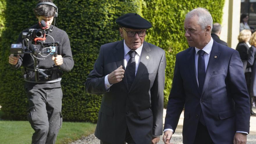Urkullu e Ibarretxe se despiden de Garaikoetxea con elogios como político y persona