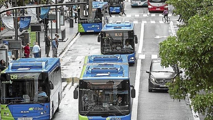 Dbus rechaza las paradas intermedias y apuesta por que los ‘búhos’ paren a demanda