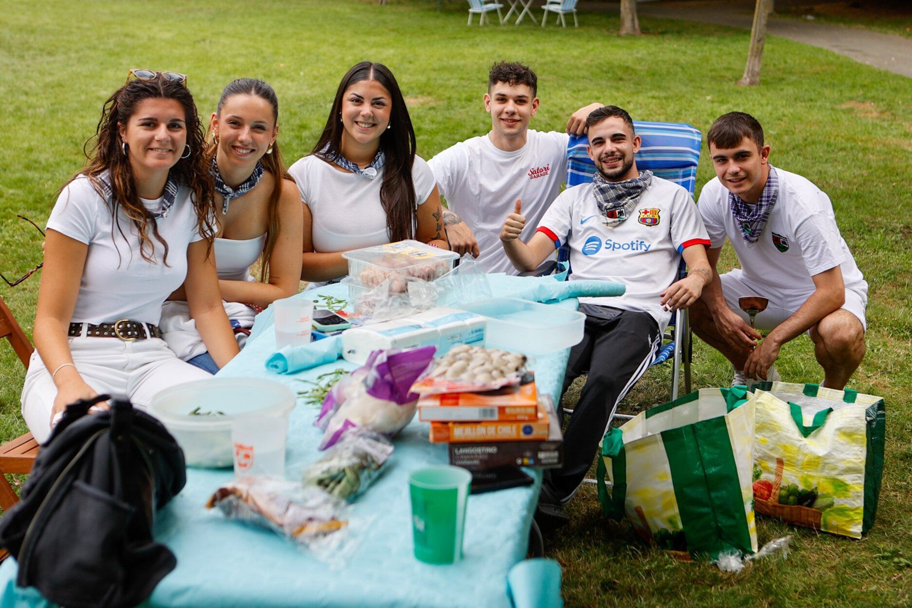 Fotos de la paellada de Mendillorri y de los calderetes de Berriozar este domingo