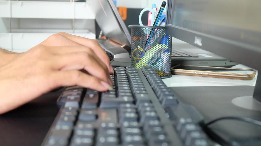El Ayuntamiento de Pamplona regula el teletrabajo: hasta dos días por semana para su personal