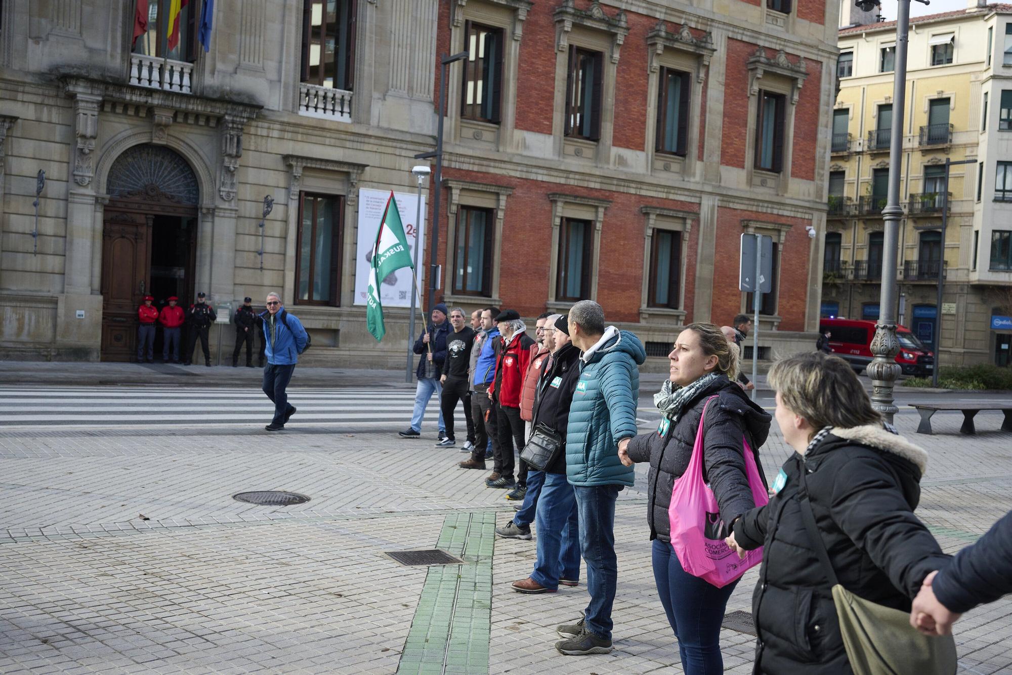 Cadena humana para reivindicar un SMI propio en Navarra