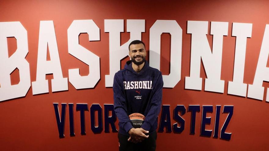 “¿Quedarme en el Baskonia? Amo al equipo, amo al entrenador y amo la forma en la que jugamos”