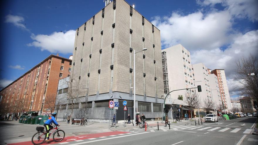 "¿Interés general o pelotazo inmobiliario?", dudas vecinales con un antiguo edificio de Telefónica