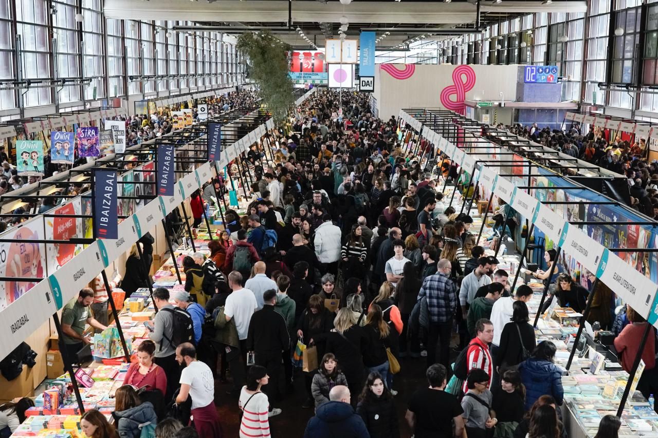 En imágenes: colas para acceder a una Durangoko Azoka a reventar