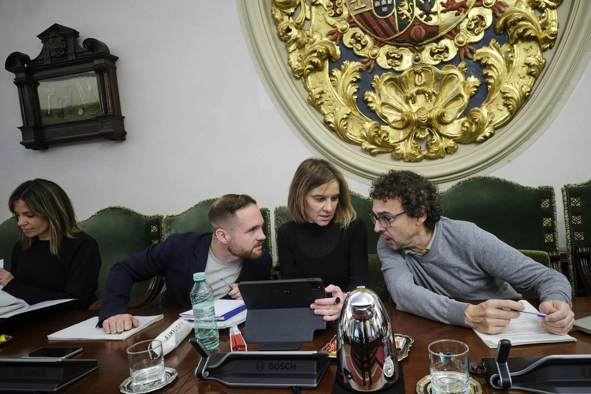 Fotos del pleno del Ayuntamiento de Pamplona (jueves 11 de diciembre de 2025)