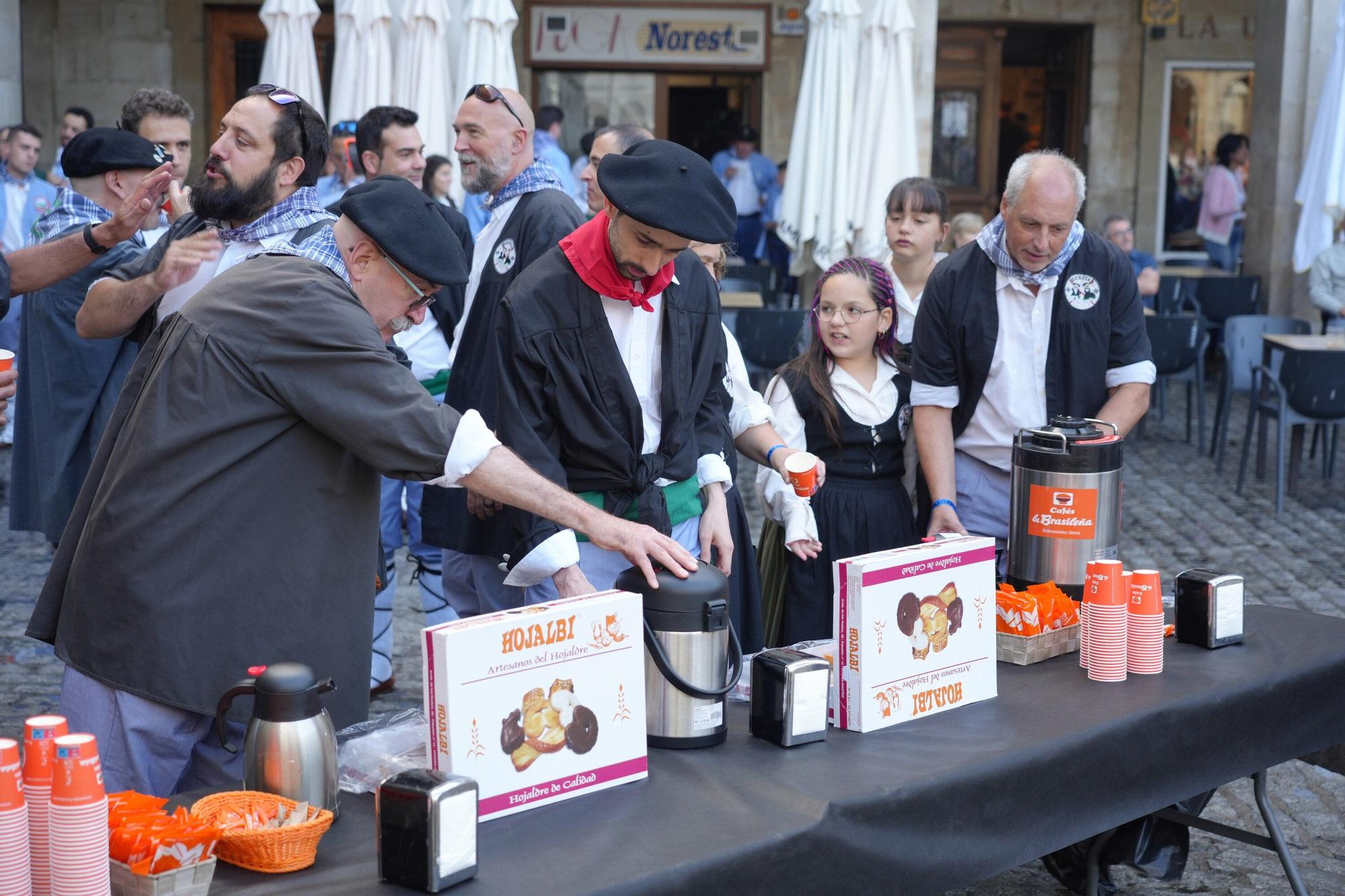 En imágenes: Las dianas llaman a la fiesta en el día de Santiago