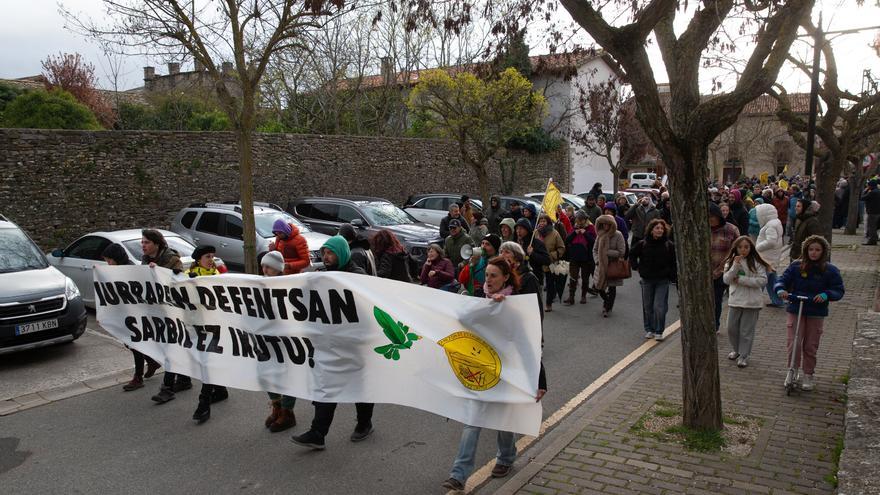 Fotos de la protesta en Etxauri contra el proyecto fotovoltaico en Sarbil