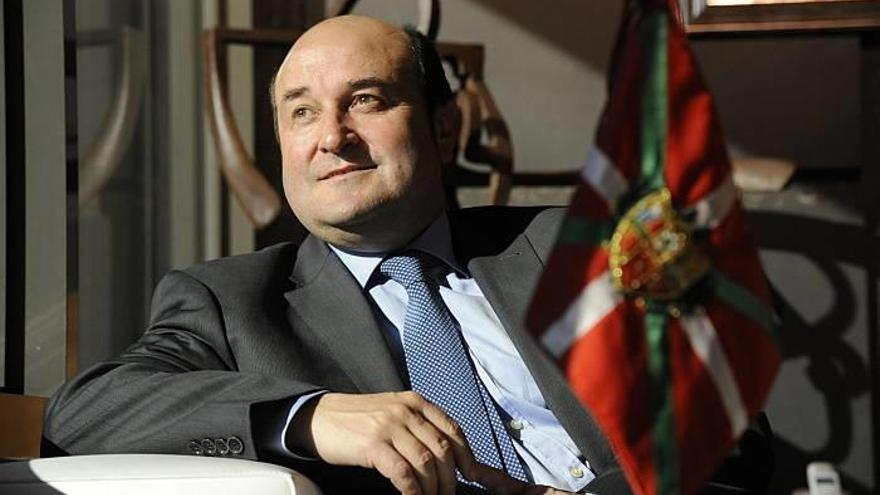 Andoni Ortuzar.