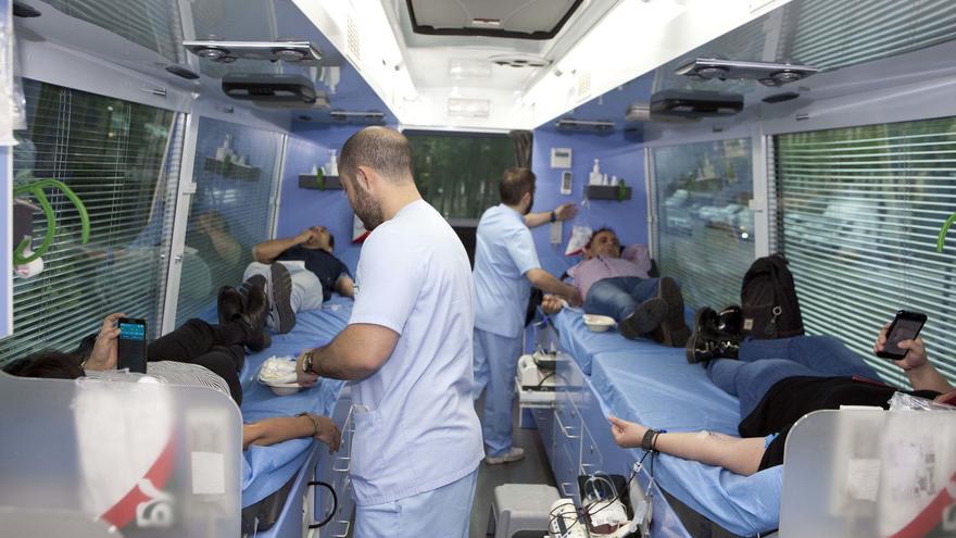Las reservas de sangre se resienten tras las navidades y seis grupos requieren donaciones urgentes