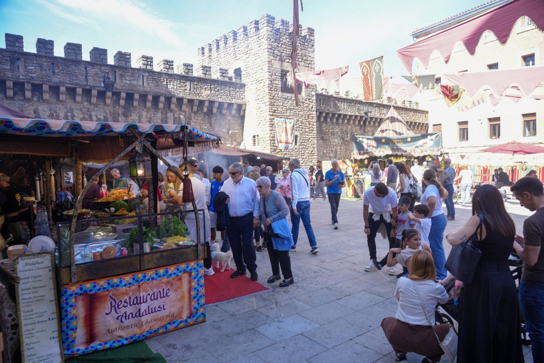 En imágenes: Segunda jornada del XXII Mercado Medieval de Vitoria