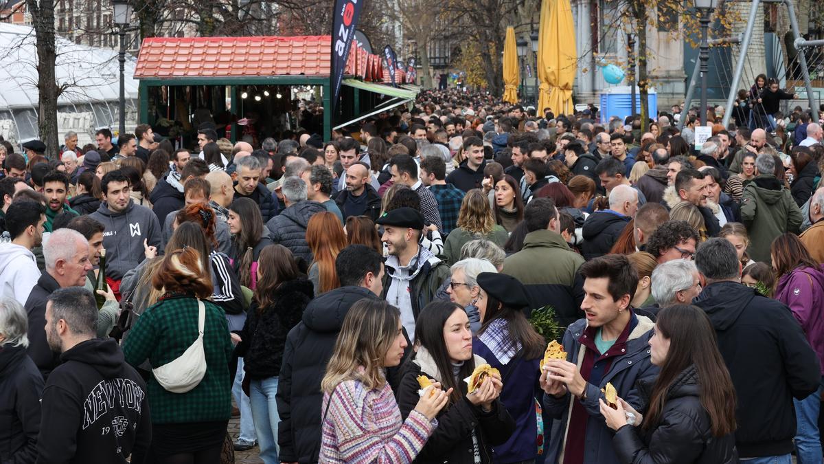 La feria reúne cada año a miles de personas en El Arenal bilbaino.