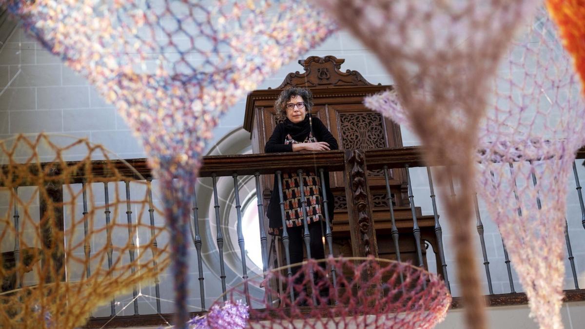 María Jiménez Moreno posa en la entreplanta de la Capilla del Museo de Navarra.