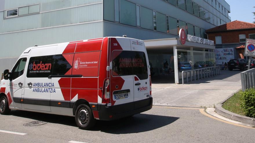 Seis personas al hospital tras colisionar un coche y una villavesa en Pamplona