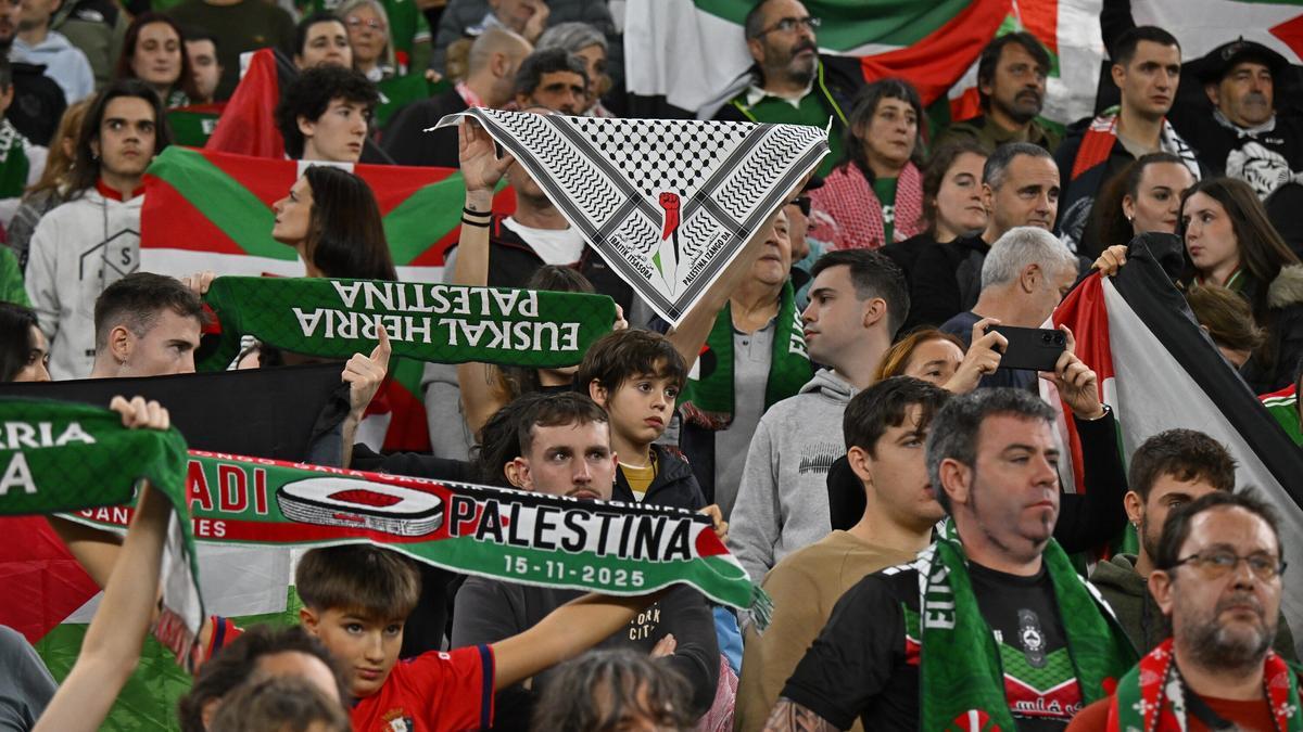 Un acontecimiento histórico en el campo y en las gradas