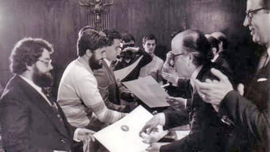 El libro ‘En un péndulo infinito’ rescata del olvido los textos y poemas de Rubén Escoriza