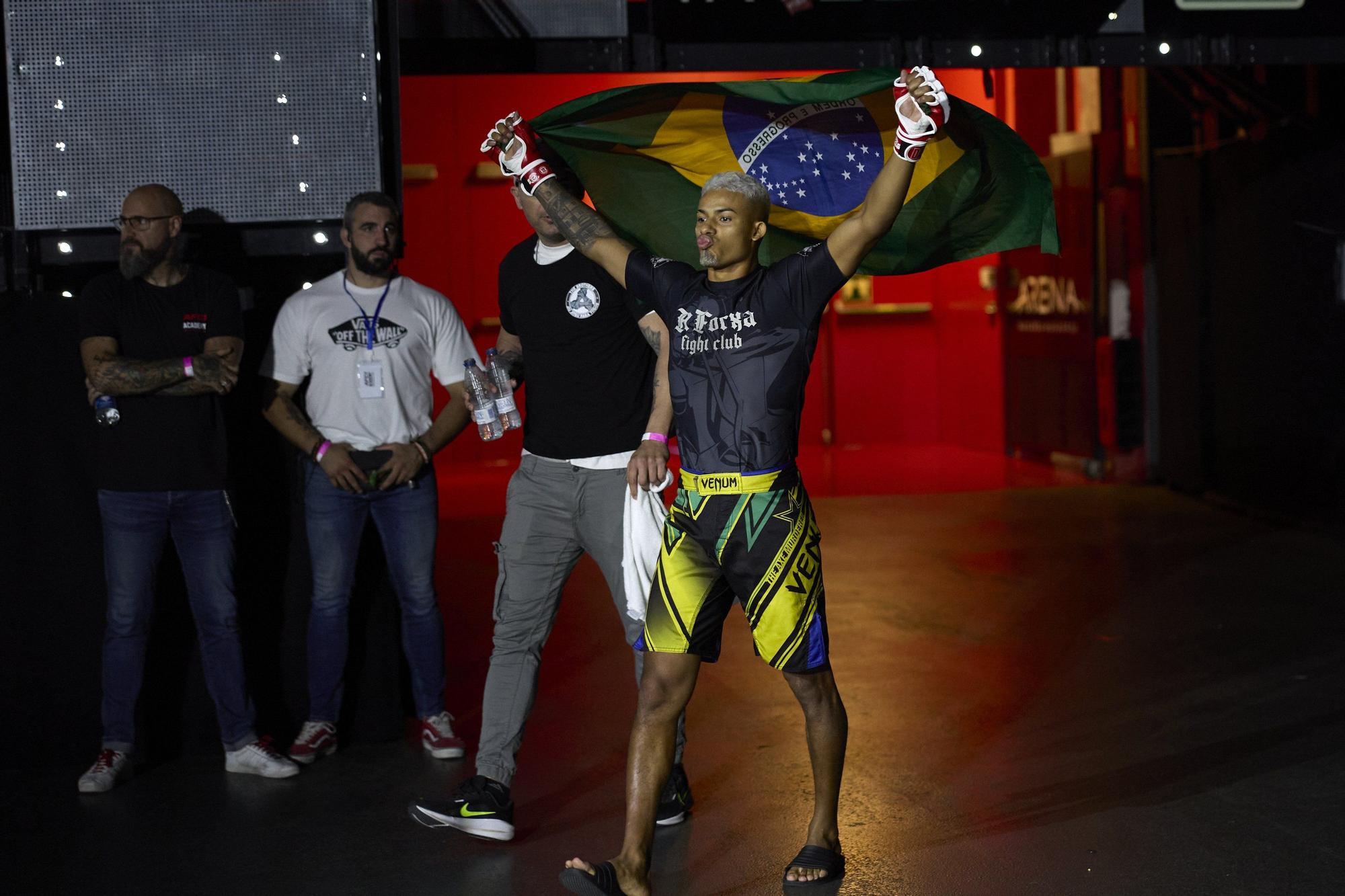 El Muay Thai pone en pie el Navarra Arena