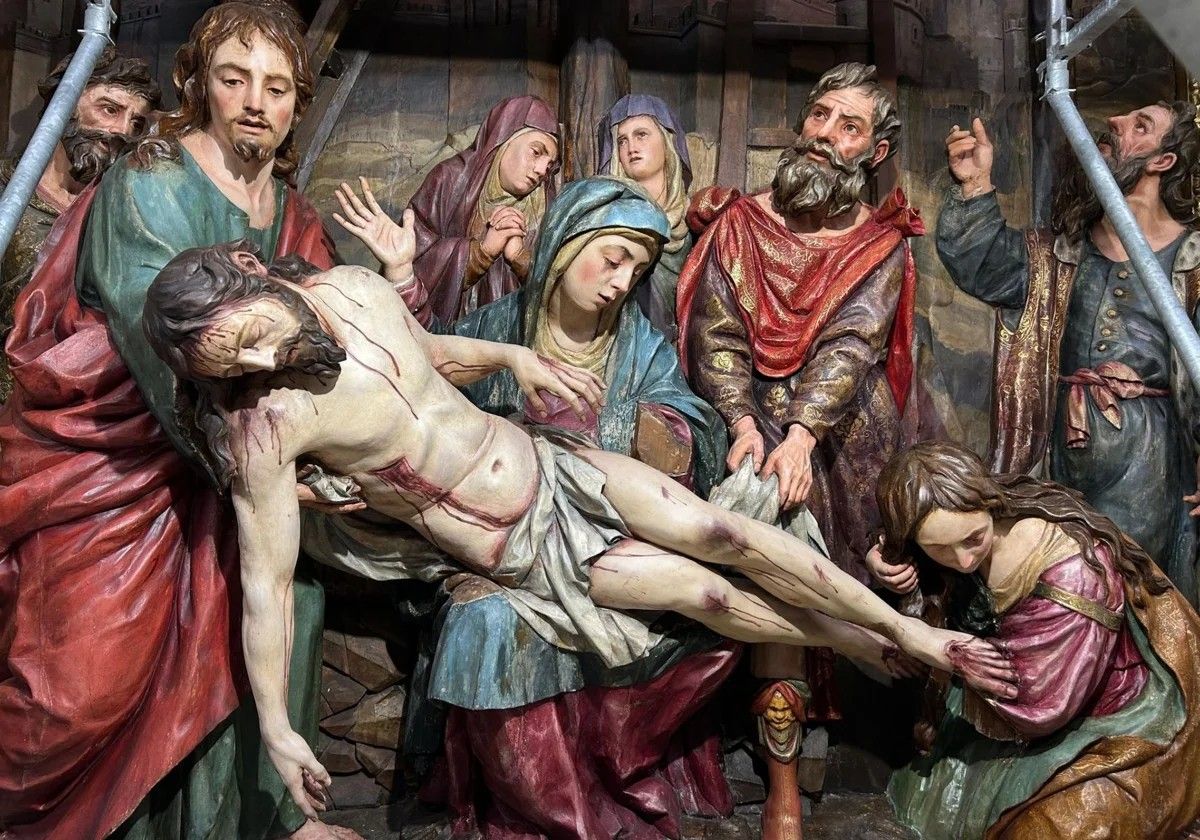 Detalle del conjunto escultórico que Pedro Roldán realizó para la congregación de los vizcaínos es el retablo de la iglesia de San Francisco Casa Grande en Sevilla, que incluía el famoso relieve del ‘Descendimiento de Cristo’ hoy día es una de las piezas destacadas del retablo mayor de la iglesia del Sagrario.