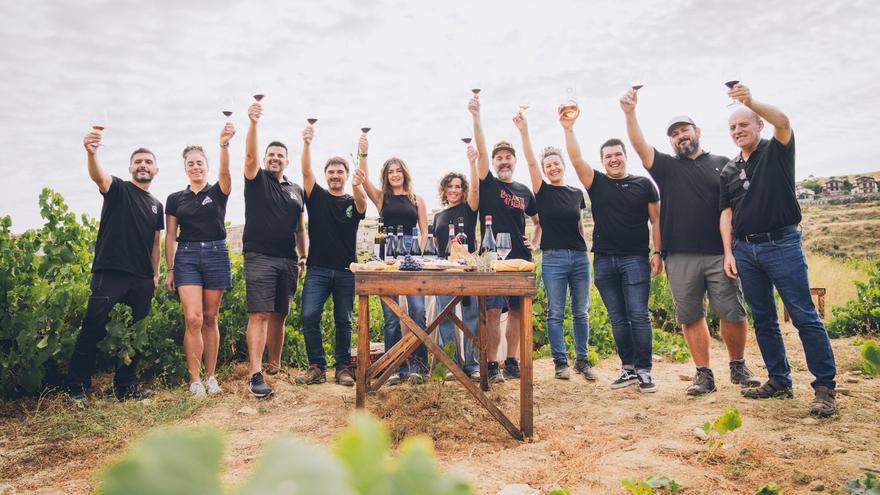 ‘El Vino de los Aromas’ vendimia su primera cosecha