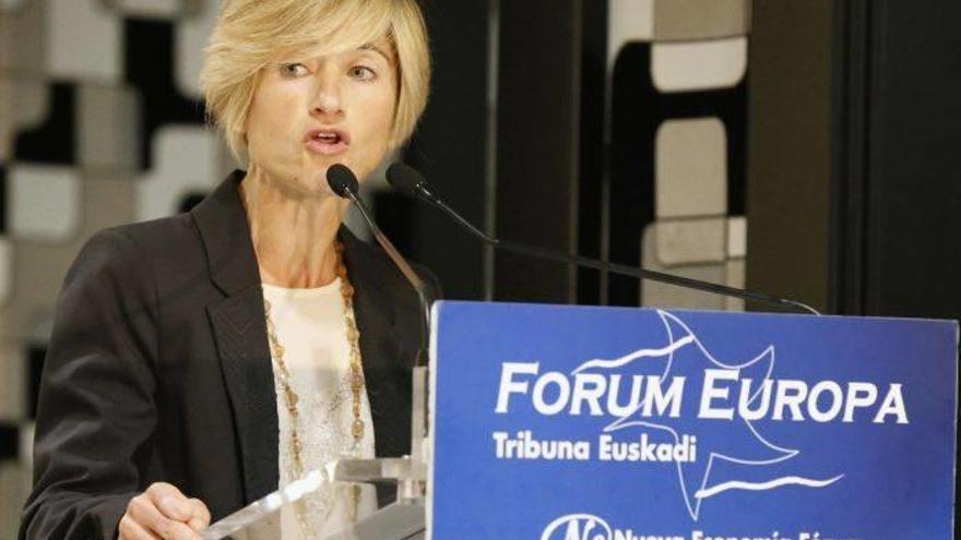 La candidata a lehendakari de Elkarrekin Podemos, Pili Zabala, durante la conferencia del Fórum Europa.