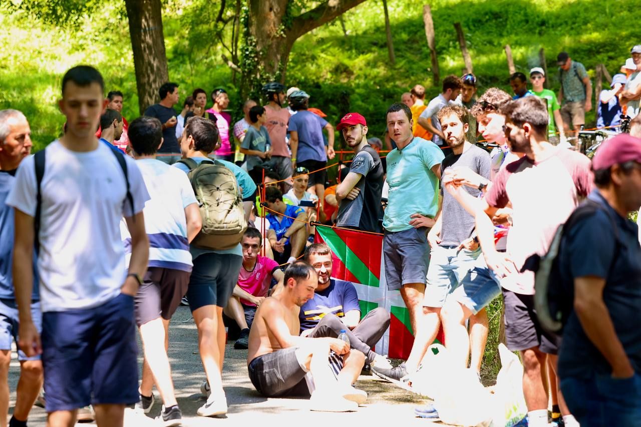Clásica San Sebastián: Gran ambiente en el puerto de Murgil