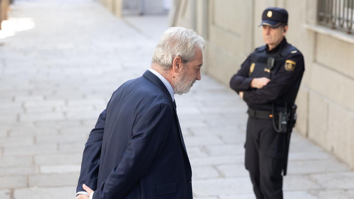 Miguel Ángel Rodríguez, en las inmediaciones del Tribunal Supremo.