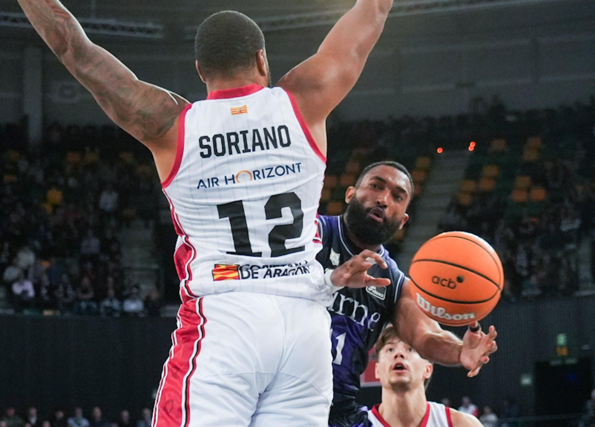 En imágenes: el Surne Bilbao Basket arrolla sin piedad al Zaragoza