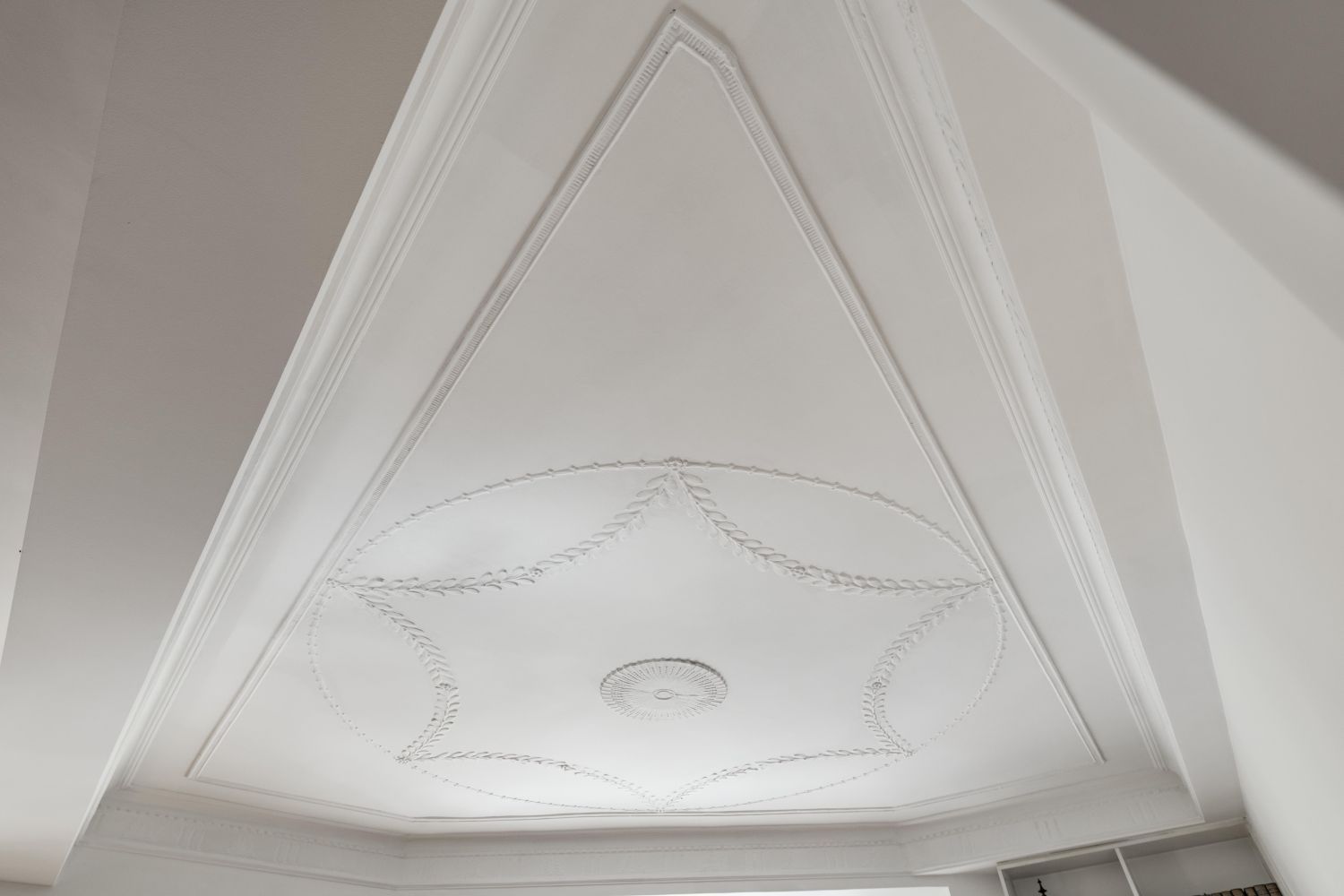 Magnífica propiedad en venta ubicada en un edificio señorial, situada en una de las zonas más elegantes del céntrico barrio de Gros