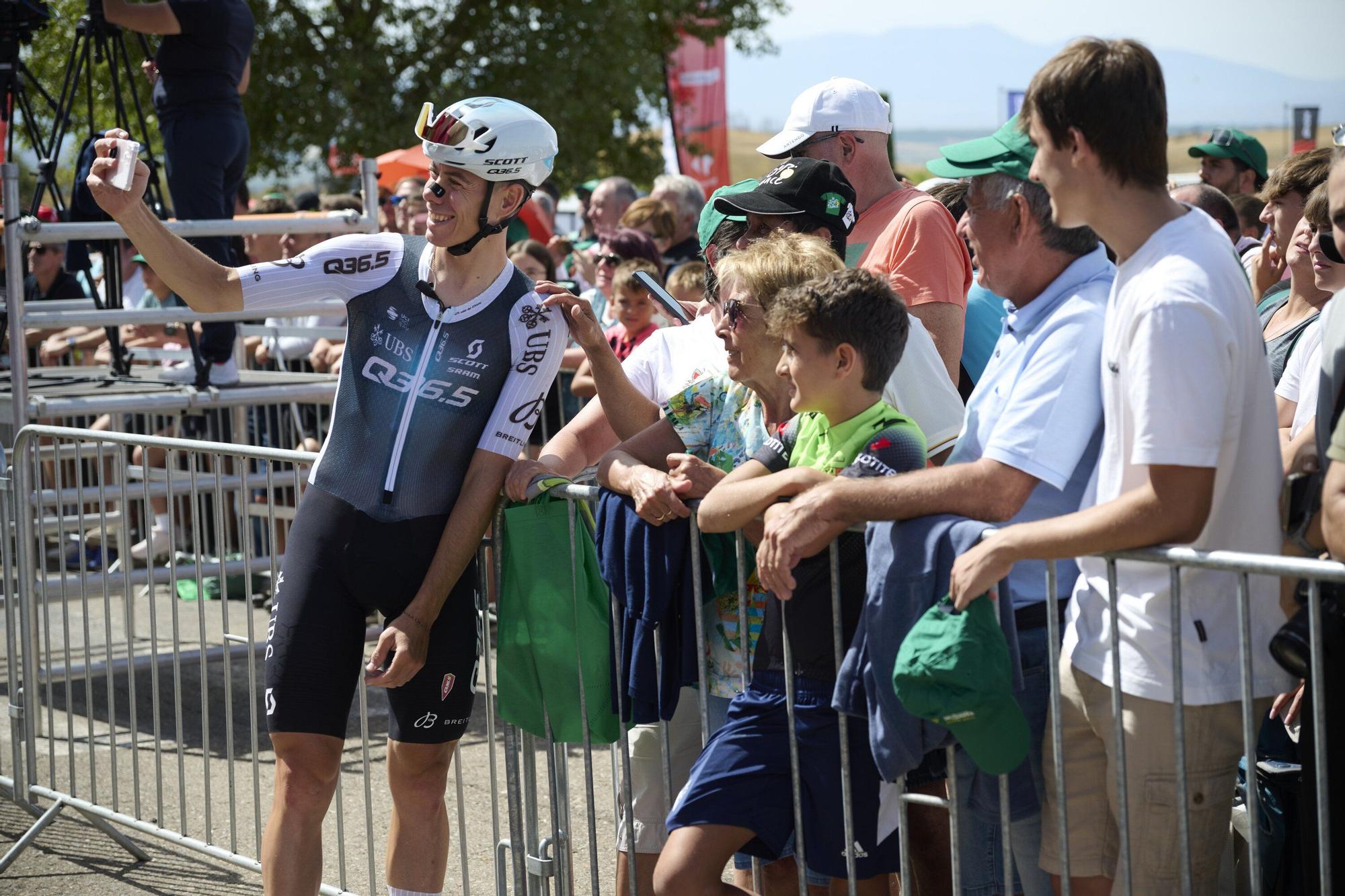 Fotos de la etapa navarra de La Vuelta 25 entre Sendaviva y Larra - Belagua