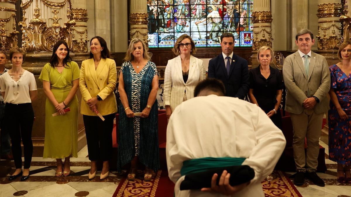 Aurresku de honor ayer en el Palacio Foral.