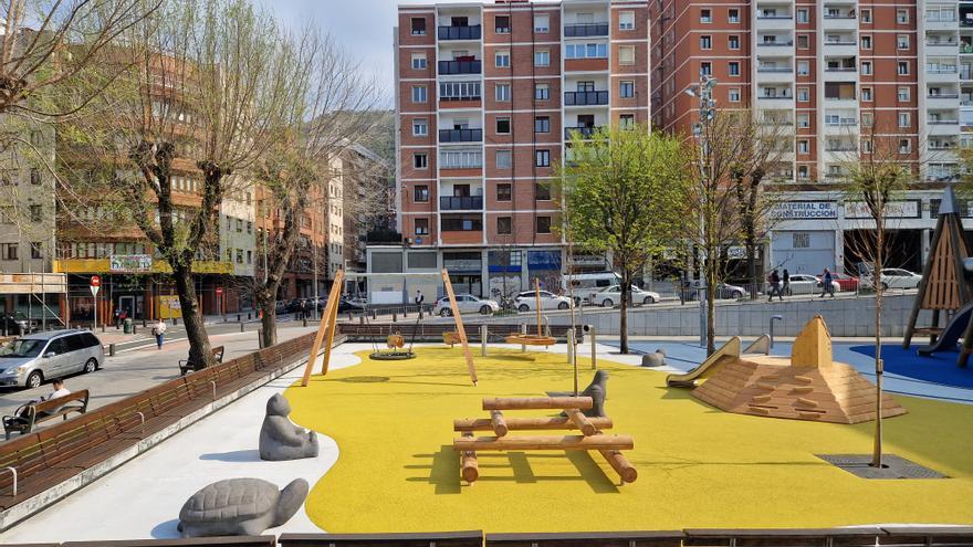 Renuevan el parque infantil de Ibarrekolanda: más seguro y funcional