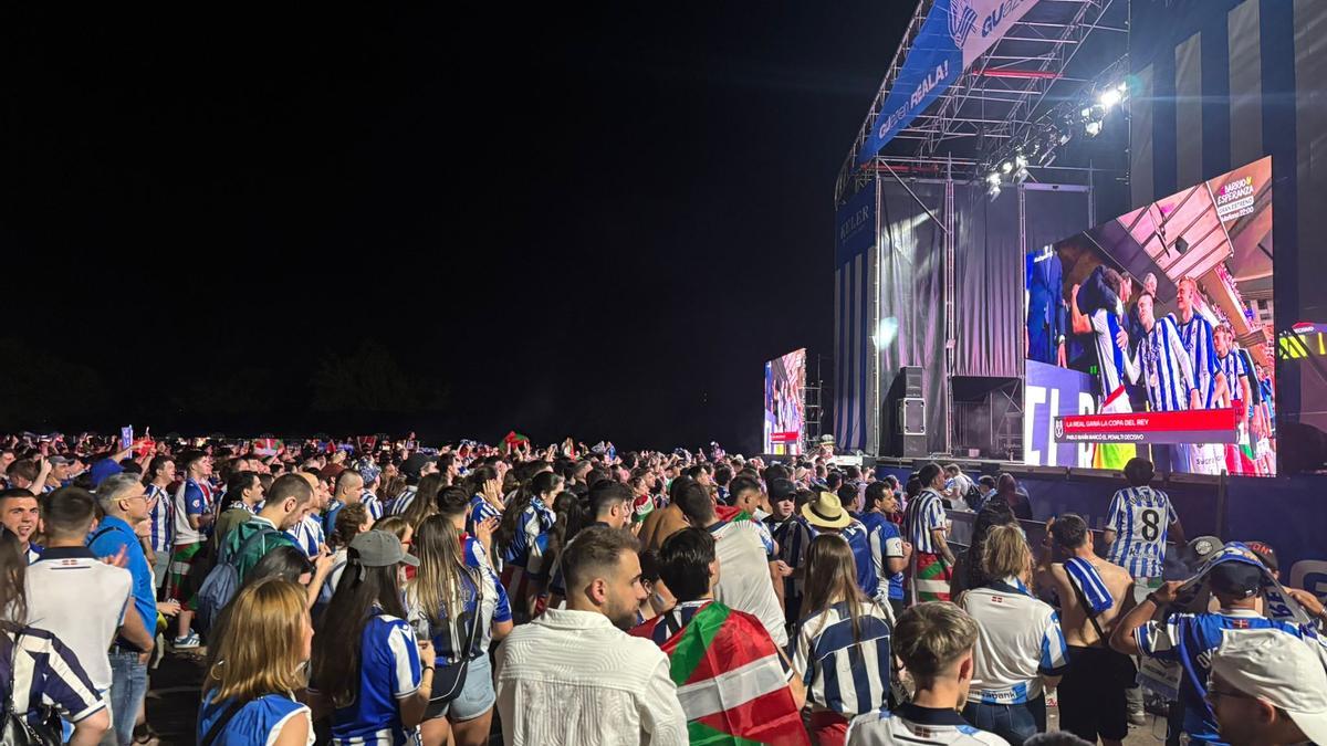 Afición de la Real Sociedad en Sevilla