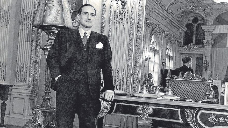 El  Lehendakari Aguirre, en la sede del Gobierno Vasco en París.